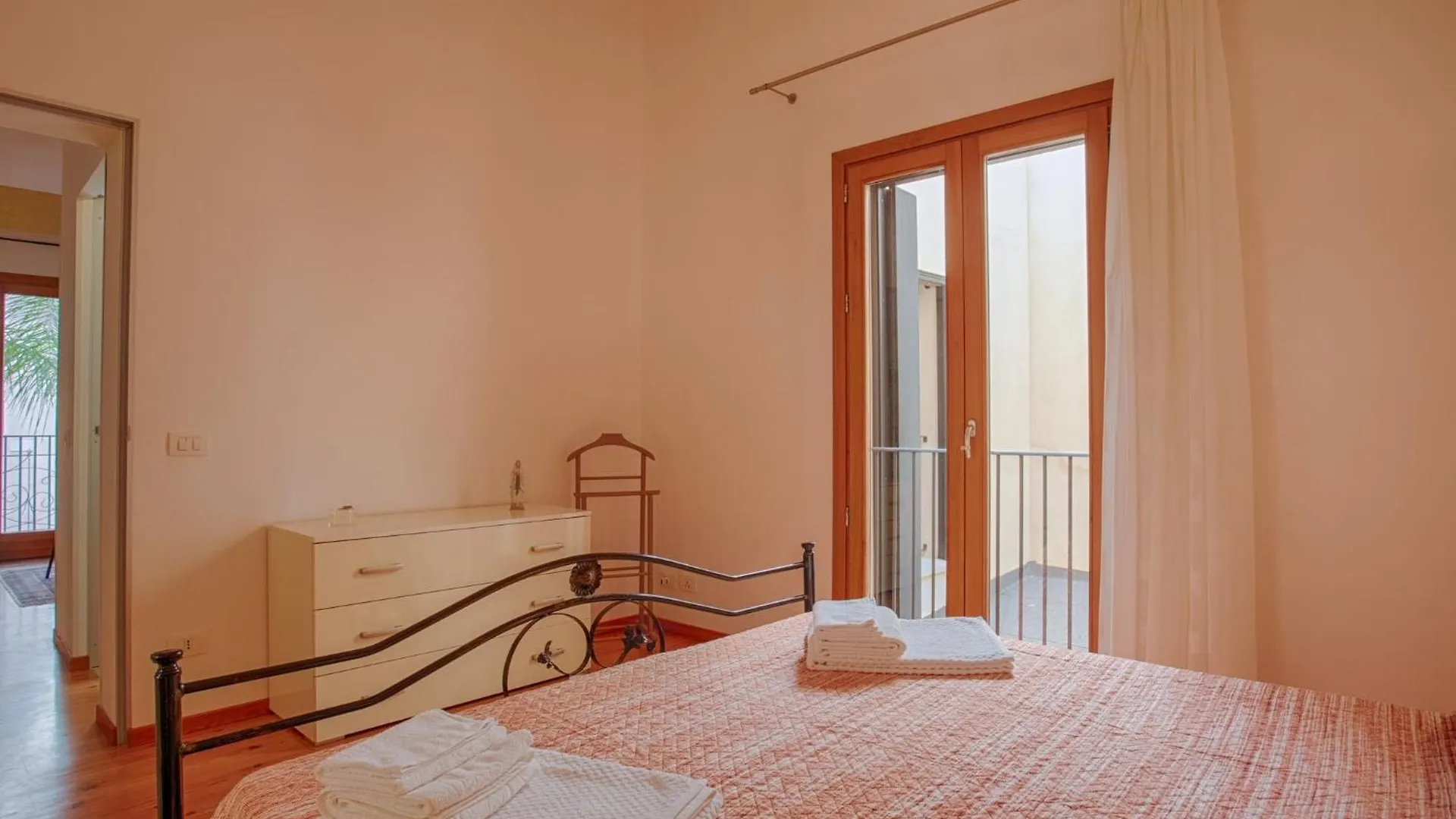 Piazza San Domenico Central Apt Near The Sea! Trapani