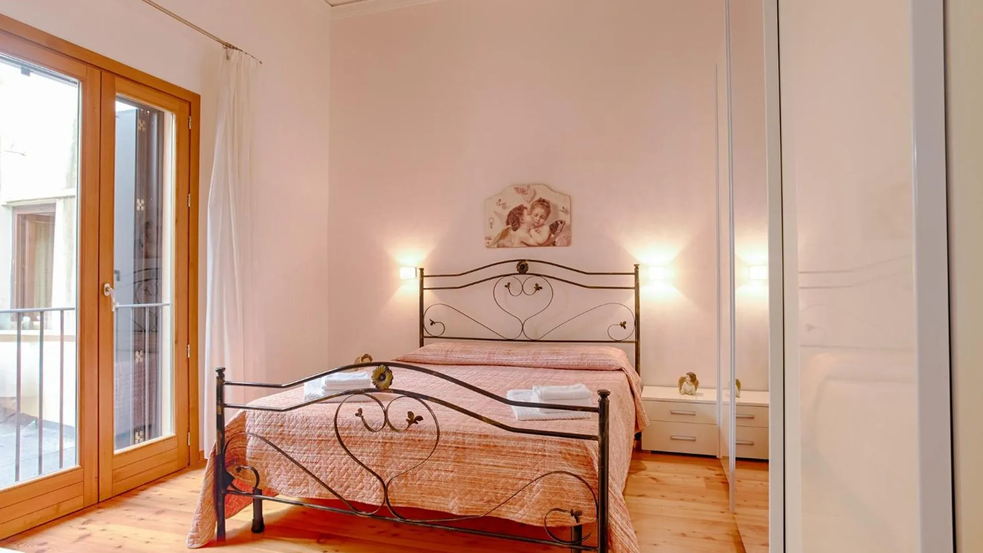Piazza San Domenico Central Apt Near The Sea! Trapani Apartment